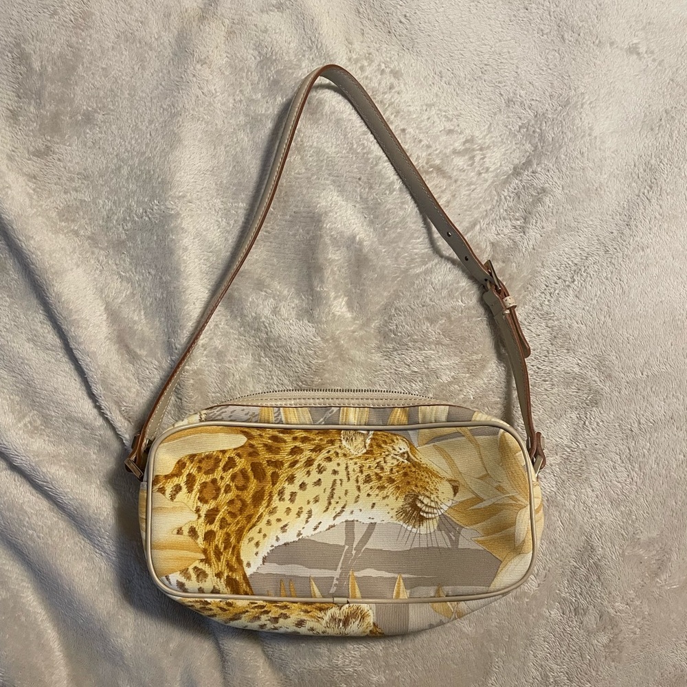 Nice small shoulder bag like new  Salvatore Ferragamo